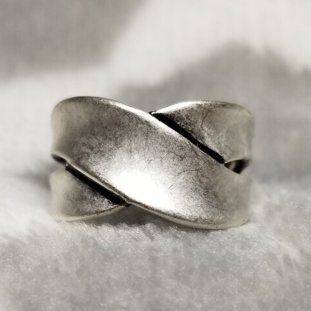 NEW Premier Designs Crossroads Ring 8